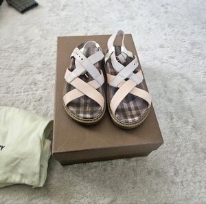 Burberry Kids Strappy Sandals in Pale Pink and White